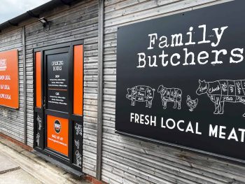 craggies-farm-shop-signage